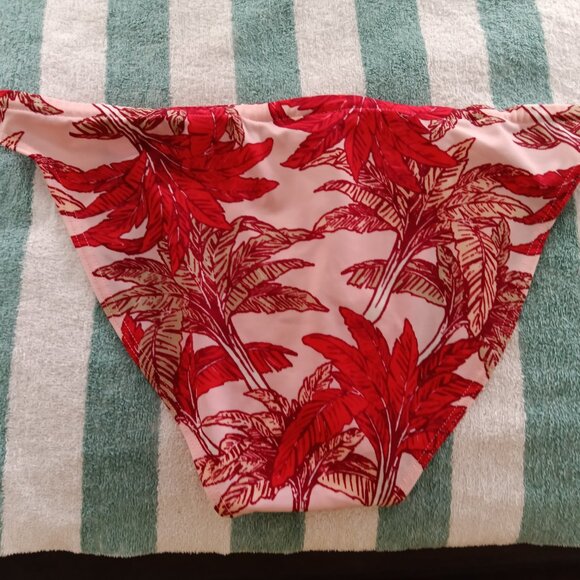 RARE VINTAGE 1" HOM SWIM BRIEF, SIZE 36", RED LEAVES PATTERN (*) (Pre-owned) - Picture 2 of 8